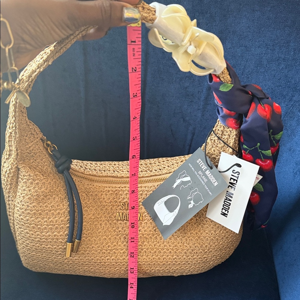 NWT!! ๐๐ Steve Madden Tan Straw Shoulder Bag with Navy Cherry Scarf - Picture 11 of 13